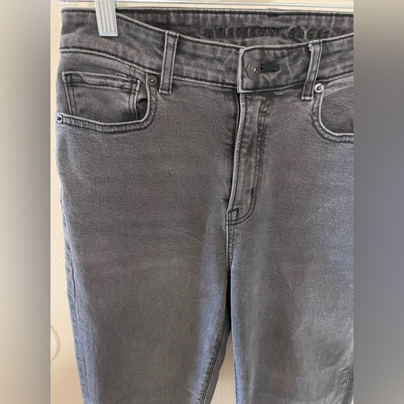 ✨Women’s American Eagle Faded Black Jeans Size 2 - Picture 2 of 12